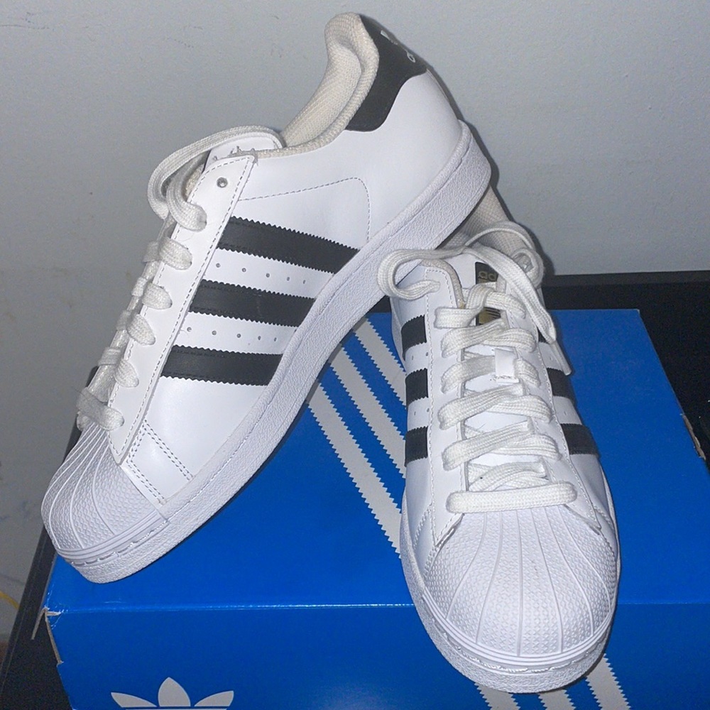 Superstar Adidas Trainers aka (shelltoes)